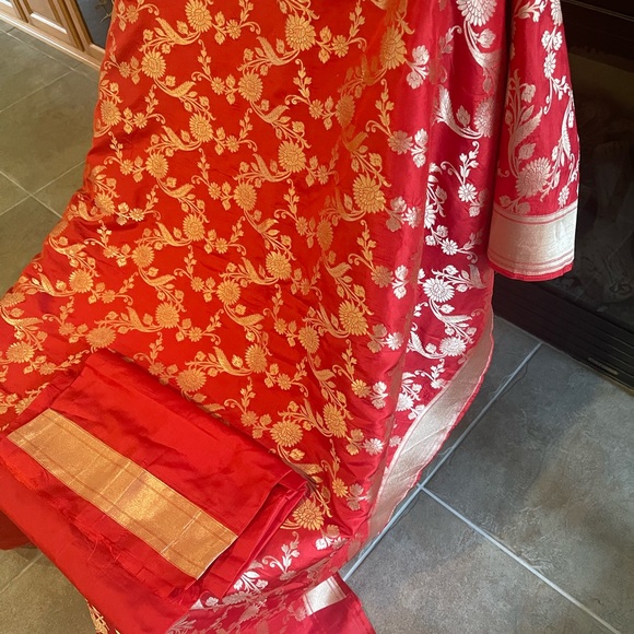 Handloom Cutwork Red Benarasi silk Saree With Bp - Picture 6 of 7